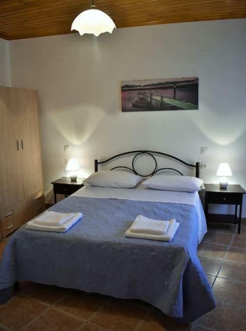 Giannoylas Hoyse{Pigadi Agios Matthaios  Exterior photo