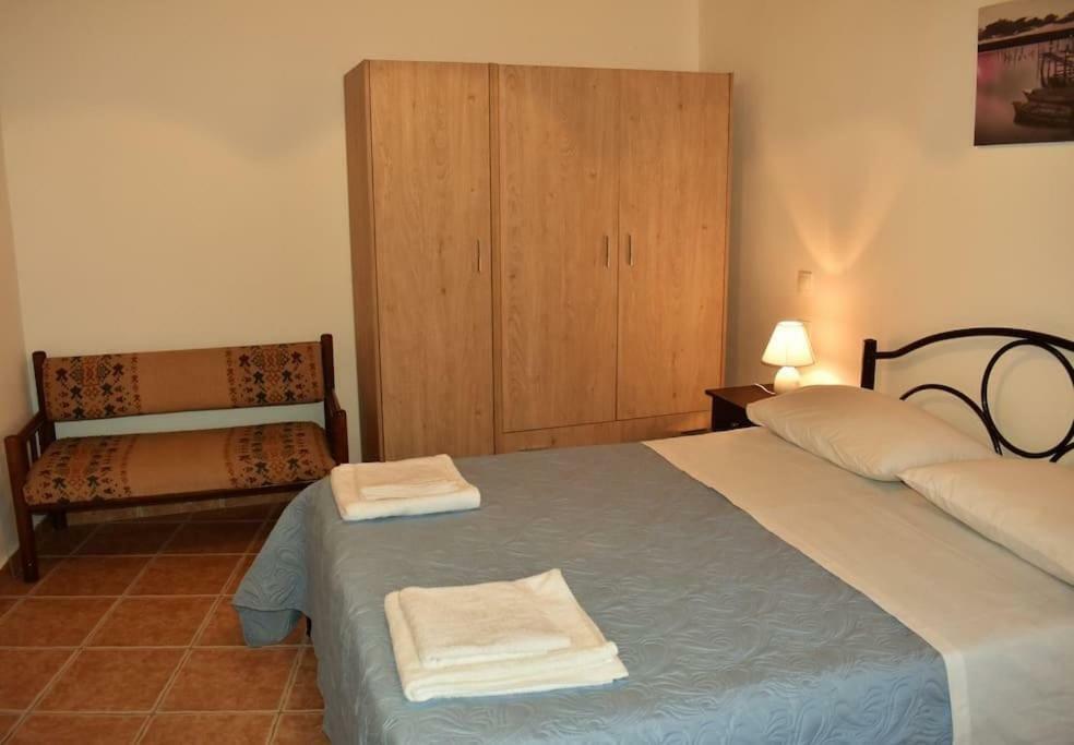 Giannoylas Hoyse{Pigadi Agios Matthaios  Exterior photo